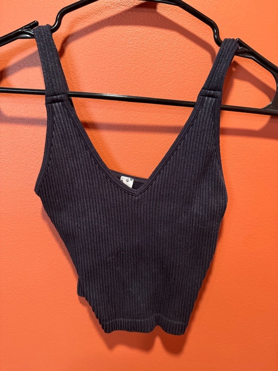 Wishlist Tops - Wishlist Ribbed V-Neck Tank Top in Black